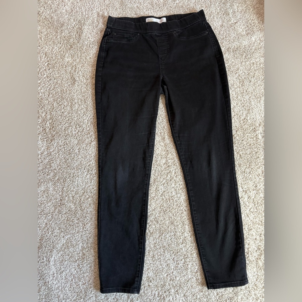 Signature by Levi Strauss Women’s Black Skinny Jeans